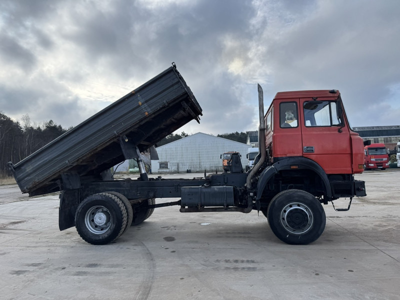 Iveco Magirus 180-23 (GRAND PONT / 4X4 / LAMES / POMPE MANUELLE) - Camião basculante: foto 4 Iveco Magirus 180-23 (GRAND PONT / 4X4 / LAMES / POMPE MANUELLE) - Camião basculante: foto 4
