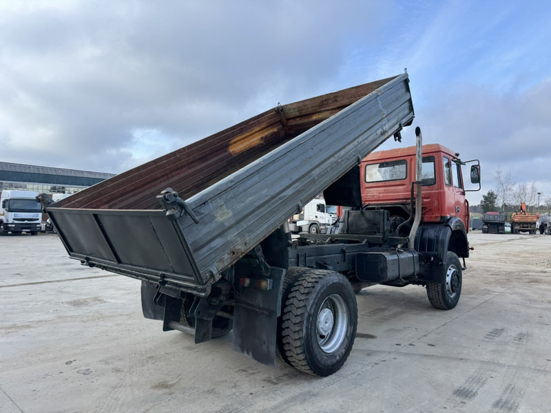 Iveco Magirus 180-23 (GRAND PONT / 4X4 / LAMES / POMPE MANUELLE) - Camião basculante: foto 5 Iveco Magirus 180-23 (GRAND PONT / 4X4 / LAMES / POMPE MANUELLE) - Camião basculante: foto 5