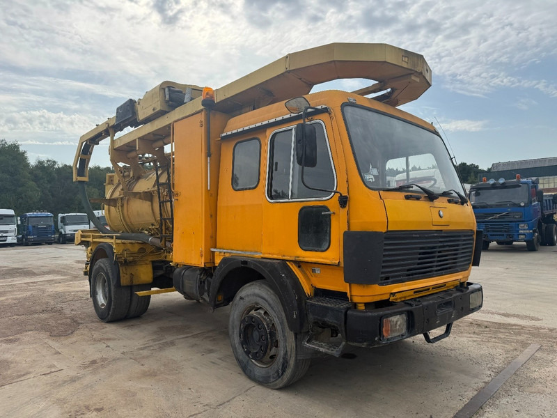 Mercedes-Benz SK 1617 (GRAND PONT / LAMES / 10.000L / 6 CYLINDRE / POMPE MANUELLE) - Caminhão limpa fossa: foto 3 Mercedes-Benz SK 1617 (GRAND PONT / LAMES / 10.000L / 6 CYLINDRE / POMPE MANUELLE) - Caminhão limpa fossa: foto 3