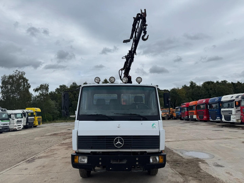 Mercedes-Benz SK 917 (STEEL SUSPENSION / PARLFINGER CRANE / AUXILIARY / 6 CYLINDER WITH MANUAL PUMP) - Camião basculante, Camião grua: foto 2 Mercedes-Benz SK 917 (STEEL SUSPENSION / PARLFINGER CRANE / AUXILIARY / 6 CYLINDER WITH MANUAL PUMP) - Camião basculante, Camião grua: foto 2