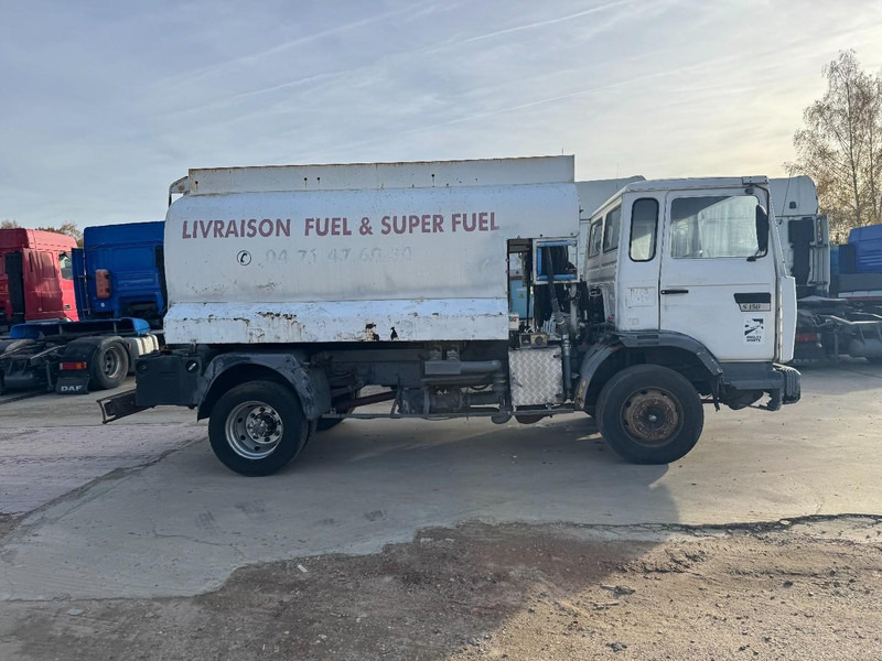 Renault S 150 SUSPENSION LAMES / 7000 L / POMPE & BOITE MANUELLE / CAMION FRANCAIS!!!) - Camião cisterna: foto 4 Renault S 150 SUSPENSION LAMES / 7000 L / POMPE & BOITE MANUELLE / CAMION FRANCAIS!!!) - Camião cisterna: foto 4