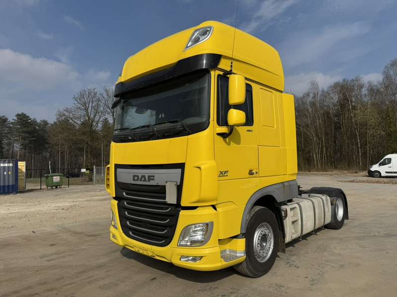 DAF 106 XF 460 Super Space Cab (MANUAL GEARBOX / BOITE MANUELLE / EURO 6) - Tractor: foto 1 DAF 106 XF 460 Super Space Cab (MANUAL GEARBOX / BOITE MANUELLE / EURO 6) - Tractor: foto 1