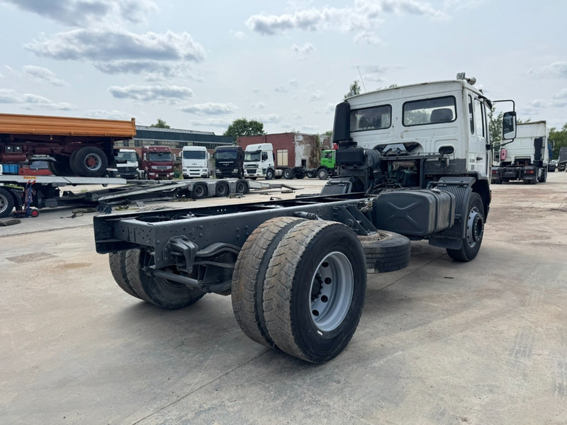 Volvo FL 6 - 220 (FULL STEEL SUSPENSION / MANUAL GEARBOX / PERFECT) - Camião chassi: foto 5 Volvo FL 6 - 220 (FULL STEEL SUSPENSION / MANUAL GEARBOX / PERFECT) - Camião chassi: foto 5