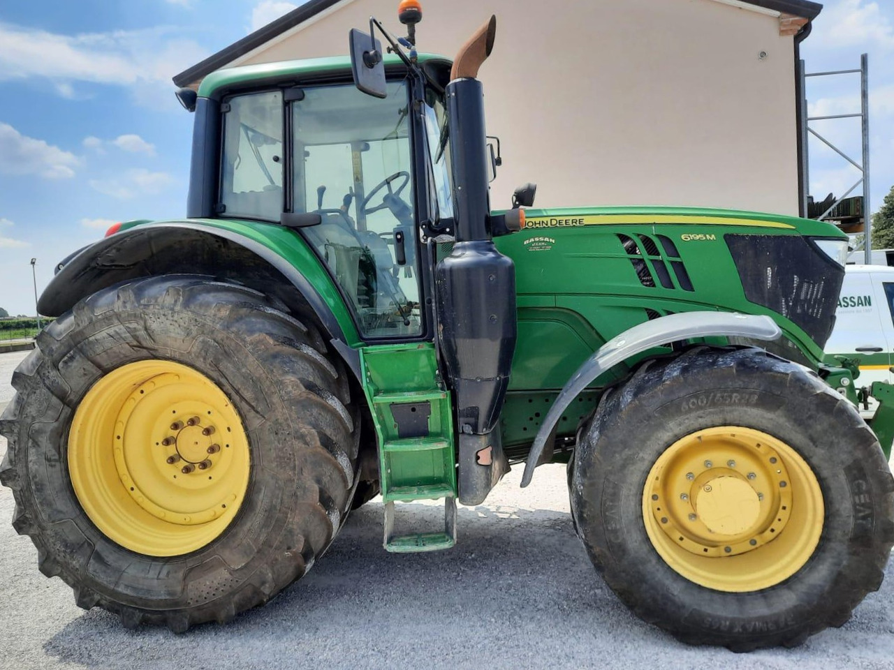 JOHN DEERE 6195 M - Trator: foto 3 JOHN DEERE 6195 M - Trator: foto 3