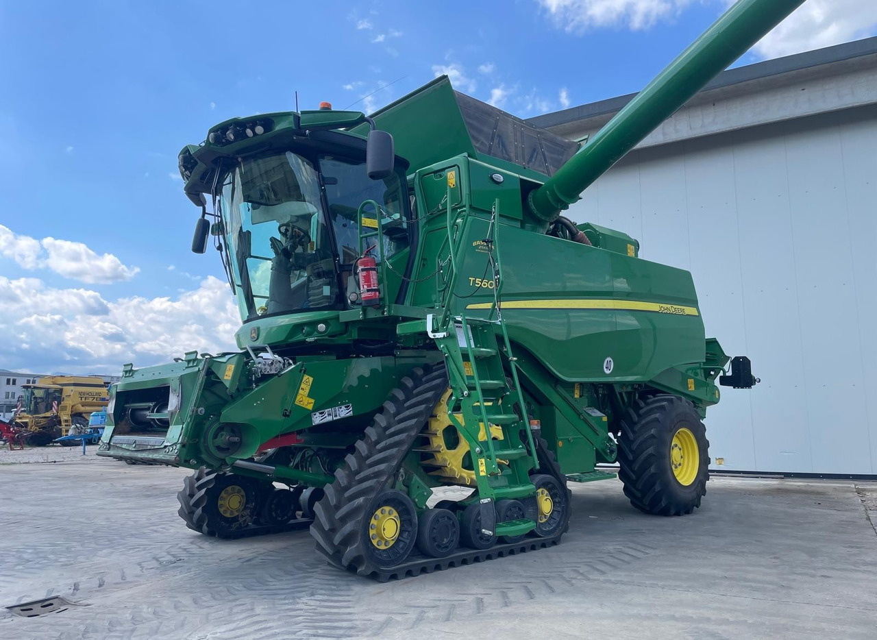 JOHN DEERE MIETITREBBIA T 560 - Ceifeira debulhadora: foto 1 JOHN DEERE MIETITREBBIA T 560 - Ceifeira debulhadora: foto 1