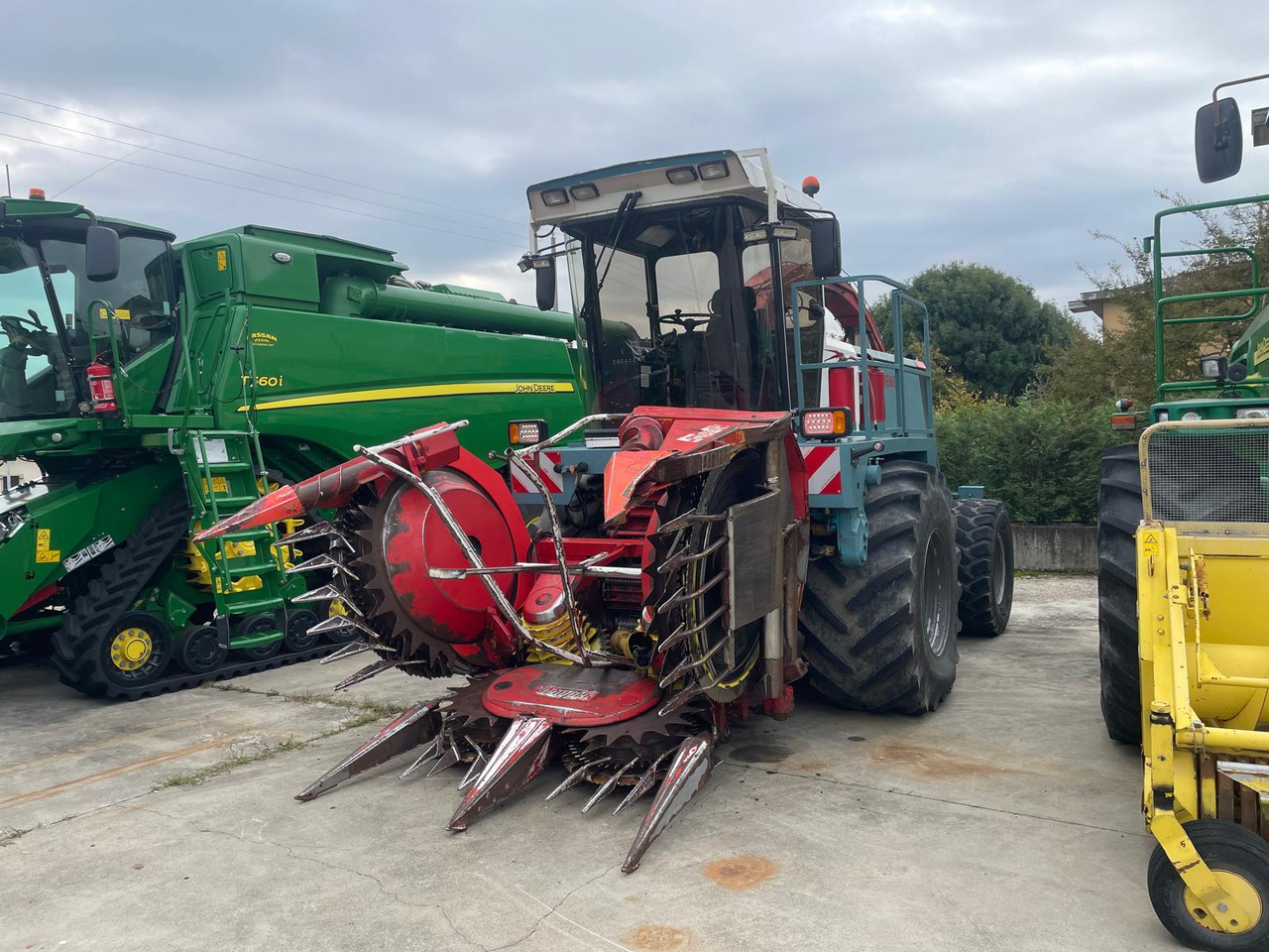 MENGELE TRINCIA SF 6000 - Picadora de forragem automotriz: foto 1 MENGELE TRINCIA SF 6000 - Picadora de forragem automotriz: foto 1