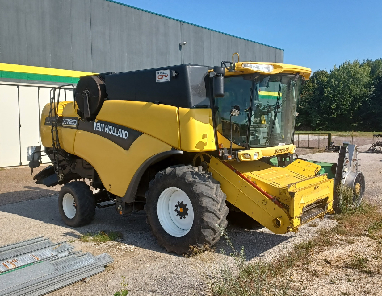 NEW HOLLAND MIETITREBBIA CX 720 - Ceifeira debulhadora: foto 1 NEW HOLLAND MIETITREBBIA CX 720 - Ceifeira debulhadora: foto 1