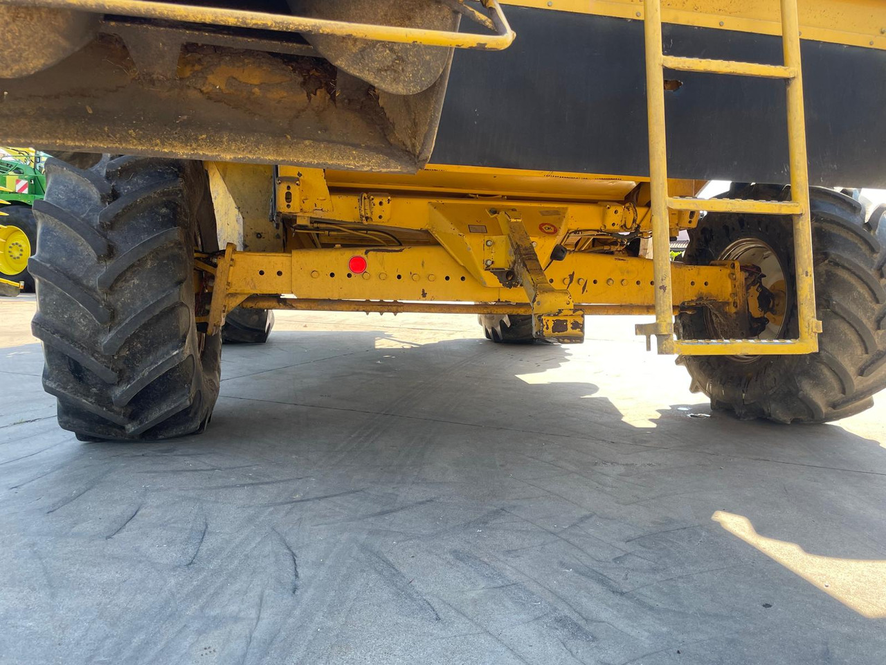 NEW HOLLAND MIETITREBBIA TF 78 - Ceifeira debulhadora: foto 4 NEW HOLLAND MIETITREBBIA TF 78 - Ceifeira debulhadora: foto 4