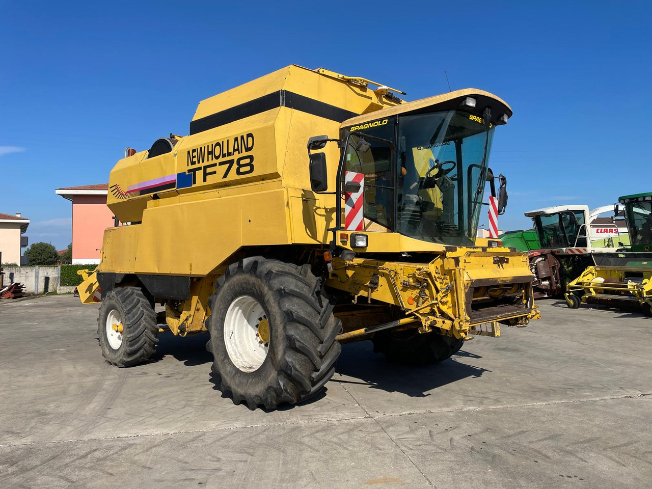 NEW HOLLAND MIETITREBBIA TF 78 - Ceifeira debulhadora: foto 3 NEW HOLLAND MIETITREBBIA TF 78 - Ceifeira debulhadora: foto 3