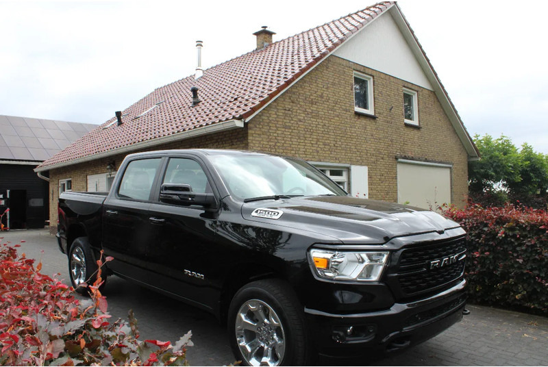 Dodge Ram Pick Up 1500 V8 Bighorn - Automóvel: foto 1 Dodge Ram Pick Up 1500 V8 Bighorn - Automóvel: foto 1