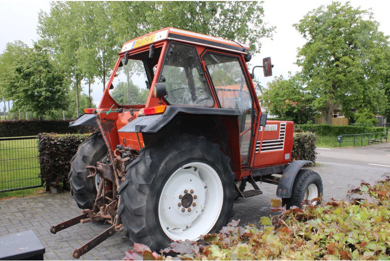 Fiatagri 55-90 - Trator: foto 3 Fiatagri 55-90 - Trator: foto 3