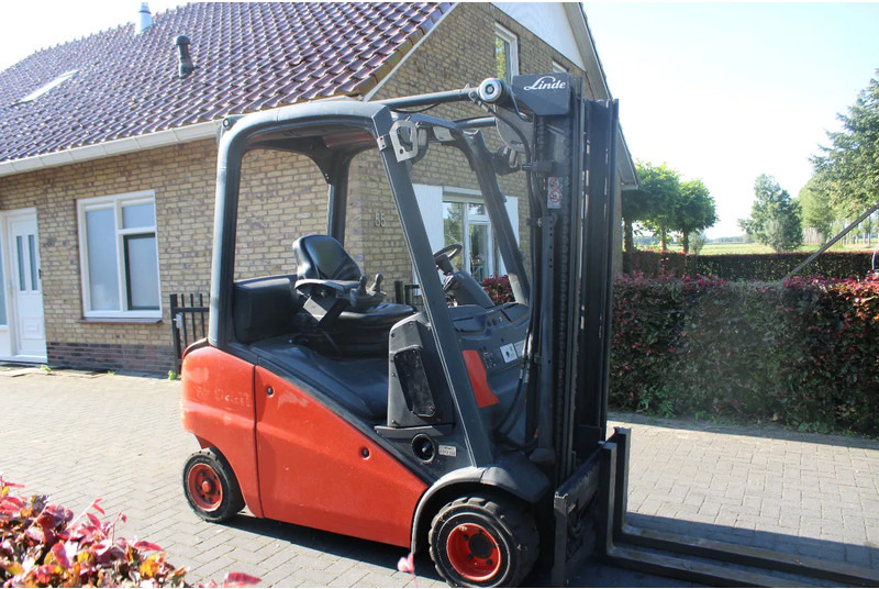 Linde H20D - Empilhador: foto 2 Linde H20D - Empilhador: foto 2