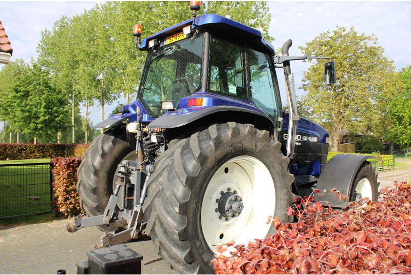 New Holland G 190 - Trator: foto 4 New Holland G 190 - Trator: foto 4