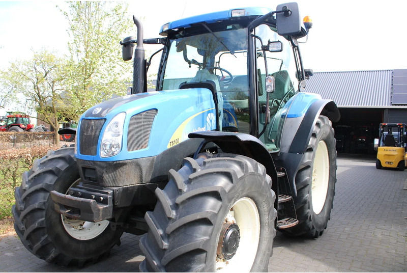 New Holland TS100A TS100A - Trator: foto 5 New Holland TS100A TS100A - Trator: foto 5