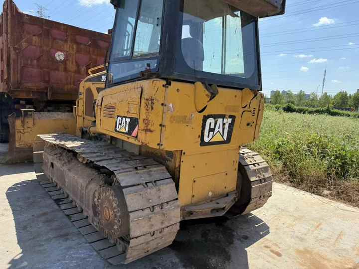 100% Original Caterpillar D5K Mini Track Dozer Cat D5K Bulldozer Superior Performance Running Working Condition Hot Sale - Buldôzer: foto 2 100% Original Caterpillar D5K Mini Track Dozer Cat D5K Bulldozer Superior Performance Running Working Condition Hot Sale - Buldôzer: foto 2