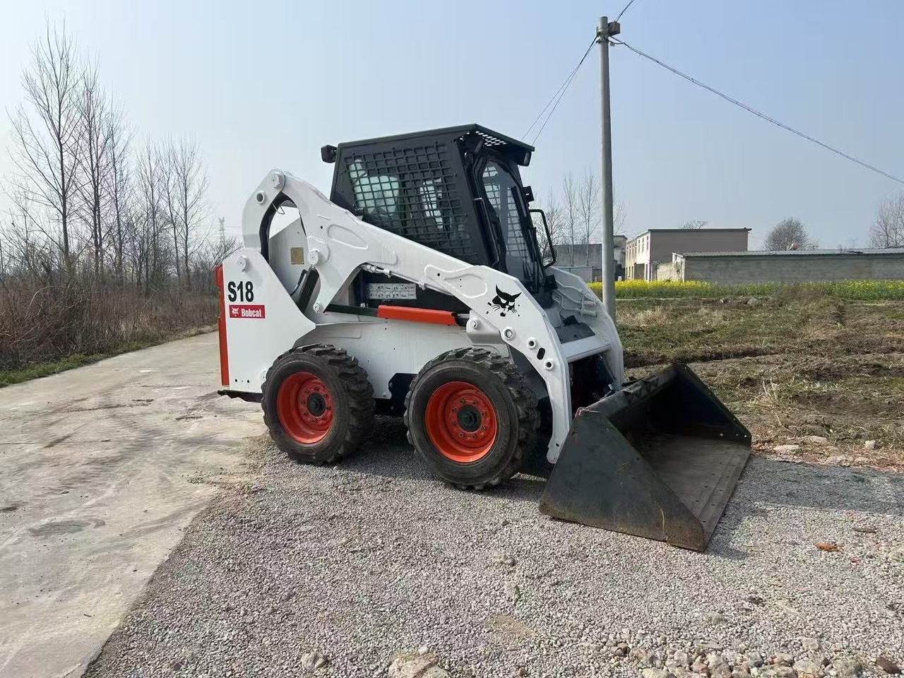 BOBCAT S18 - Mini pá carregadora: foto 2 BOBCAT S18 - Mini pá carregadora: foto 2