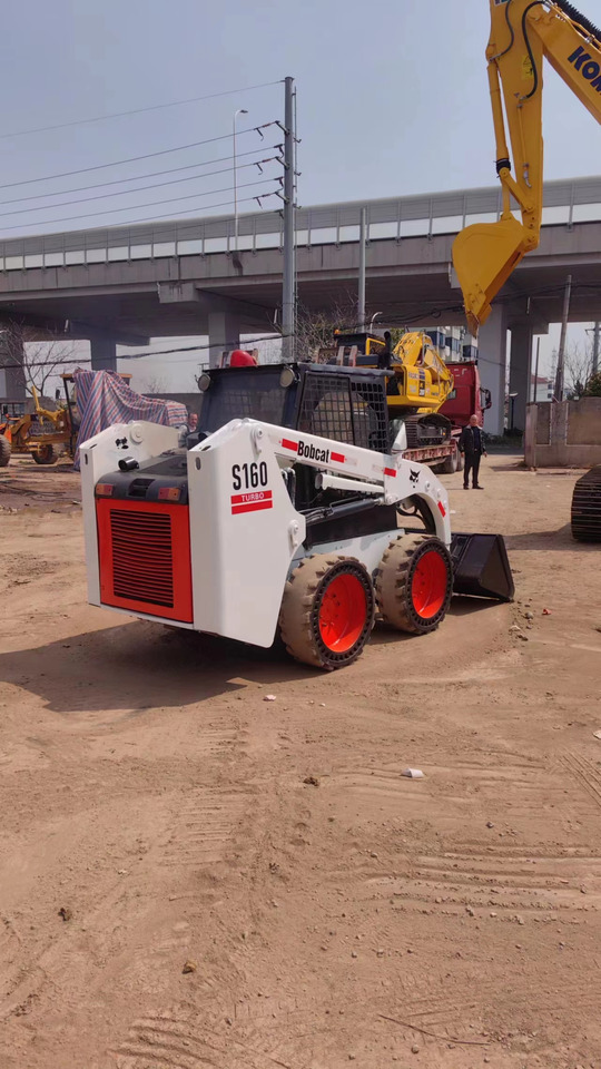 BOBCAT s160 - Mini pá carregadora: foto 2 BOBCAT s160 - Mini pá carregadora: foto 2