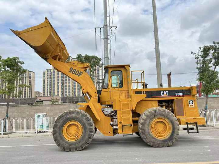 CAT 980F Refurbished Wheel Loader Well Maintained Affordable Price - Pá carregadora de rodas: foto 3 CAT 980F Refurbished Wheel Loader Well Maintained Affordable Price - Pá carregadora de rodas: foto 3