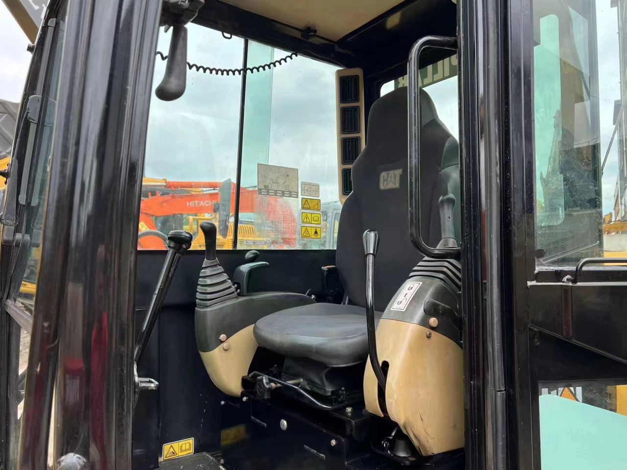 CATERPILLAR 306e2 - Mini escavadeira: foto 4 CATERPILLAR 306e2 - Mini escavadeira: foto 4