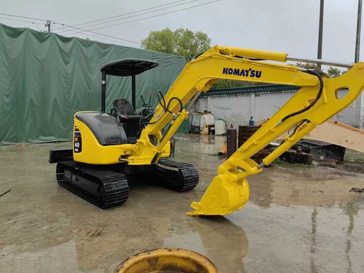 Cheap Selling Second Hand Mini Excavator Komatsu PC40 4Ton Japanese Komatsu PC40 Used Excavator for Sale - Escavadeira: foto 2 Cheap Selling Second Hand Mini Excavator Komatsu PC40 4Ton Japanese Komatsu PC40 Used Excavator for Sale - Escavadeira: foto 2