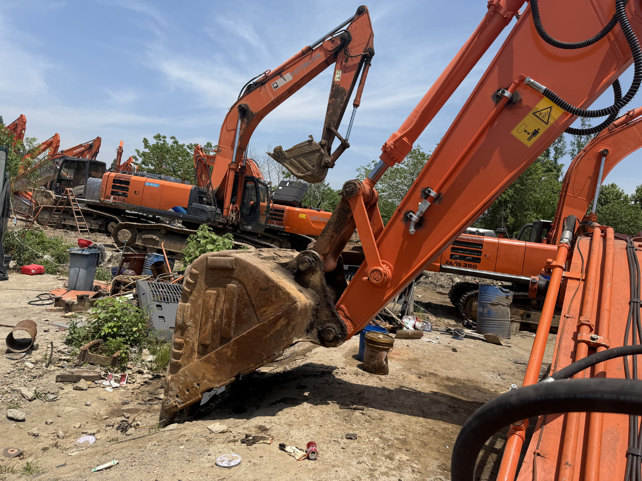 HITACHI Used 350-5g Excavator - Escavadeira de rodas: foto 4 HITACHI Used 350-5g Excavator - Escavadeira de rodas: foto 4