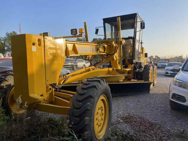Japan Komatsu GD655 Motor Grader Cheap Price Komatsu Road Grader GD655 Good Condition in China - Motoniveladora: foto 3 Japan Komatsu GD655 Motor Grader Cheap Price Komatsu Road Grader GD655 Good Condition in China - Motoniveladora: foto 3