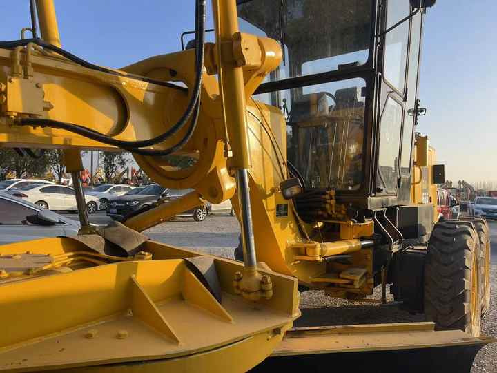 Japan Komatsu GD655 Motor Grader Cheap Price Komatsu Road Grader GD655 Good Condition in China - Motoniveladora: foto 4 Japan Komatsu GD655 Motor Grader Cheap Price Komatsu Road Grader GD655 Good Condition in China - Motoniveladora: foto 4