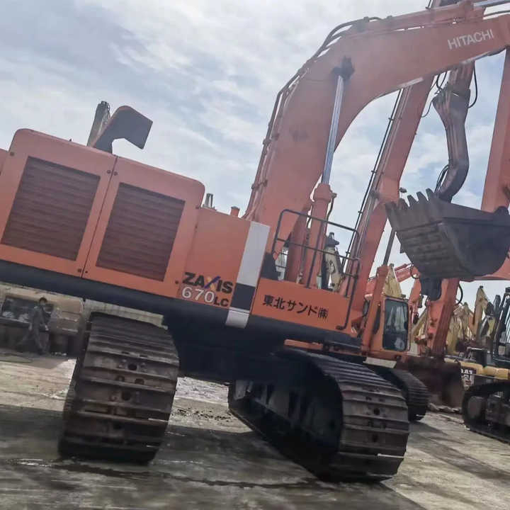 Original HITACHI ZX670 Original Japan Surplus Hitachi ZX670 for Sale - Escavadora de rastos: foto 3 Original HITACHI ZX670 Original Japan Surplus Hitachi ZX670 for Sale - Escavadora de rastos: foto 3