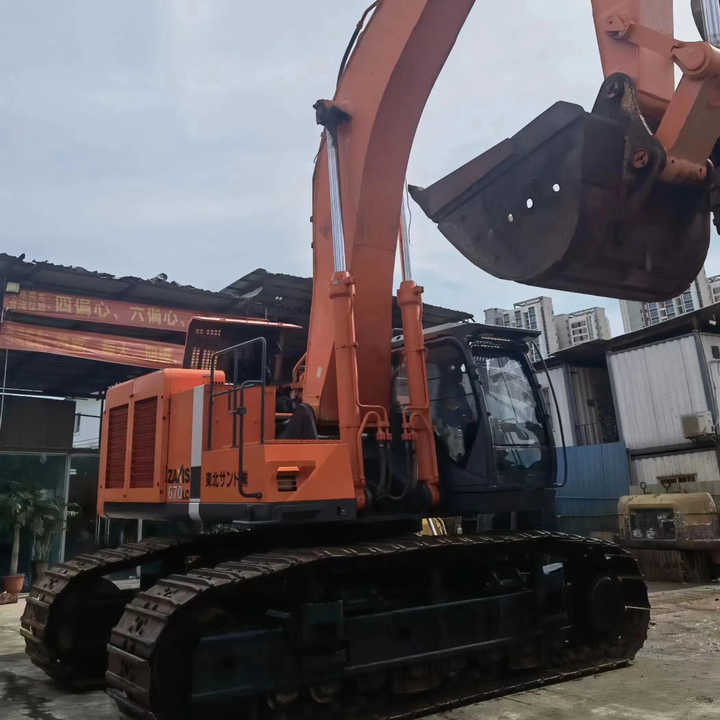 Original HITACHI ZX670 Original Japan Surplus Hitachi ZX670 for Sale - Escavadora de rastos: foto 2 Original HITACHI ZX670 Original Japan Surplus Hitachi ZX670 for Sale - Escavadora de rastos: foto 2