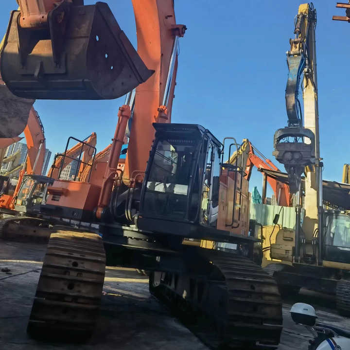 Original HITACHI ZX670 Original Japan Surplus Hitachi ZX670 for Sale - Escavadora de rastos: foto 4 Original HITACHI ZX670 Original Japan Surplus Hitachi ZX670 for Sale - Escavadora de rastos: foto 4