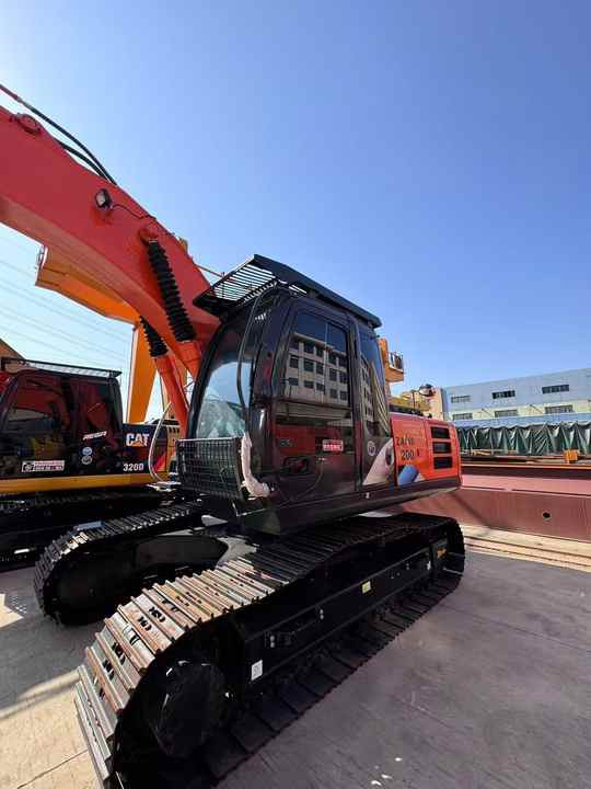 Second Hand Japan Brand Hitachi Zx200 Excavator for Sale Original Hitachi 20tons Medium Excavator in Stock - Escavadeira: foto 4 Second Hand Japan Brand Hitachi Zx200 Excavator for Sale Original Hitachi 20tons Medium Excavator in Stock - Escavadeira: foto 4