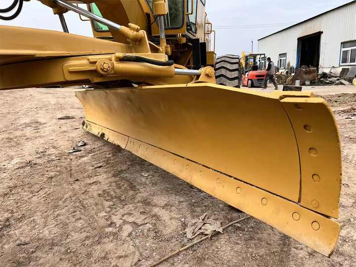 Used CAT 140H Motor Grader From Japan with Excellent Performance Caterpillar 140h in Good Condition for Sale - Escavadora de rastos: foto 4 Used CAT 140H Motor Grader From Japan with Excellent Performance Caterpillar 140h in Good Condition for Sale - Escavadora de rastos: foto 4