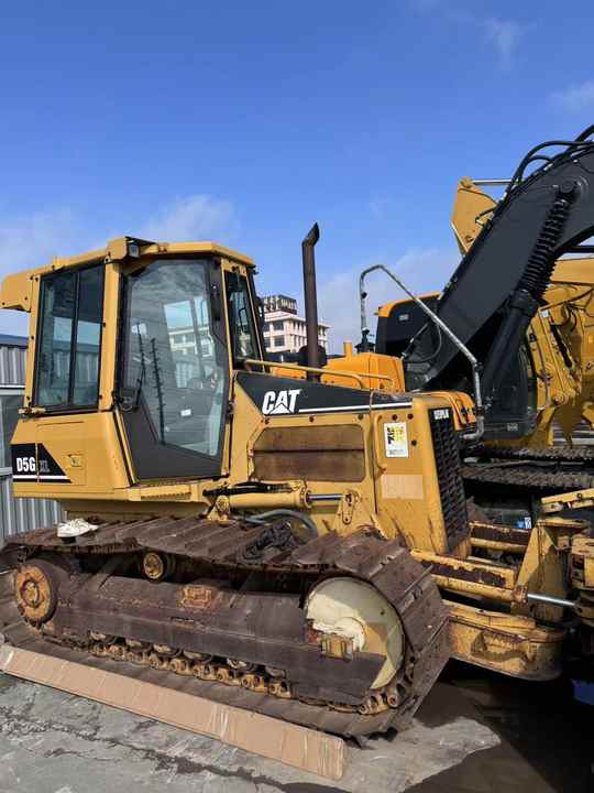 Used Cat D5G Crawler Bulldozer Original CAT Brand Bulldozer Second Hand Cat D5H D5 D5C D5N D5M LGP Dozer for Sale - Buldôzer: foto 2 Used Cat D5G Crawler Bulldozer Original CAT Brand Bulldozer Second Hand Cat D5H D5 D5C D5N D5M LGP Dozer for Sale - Buldôzer: foto 2