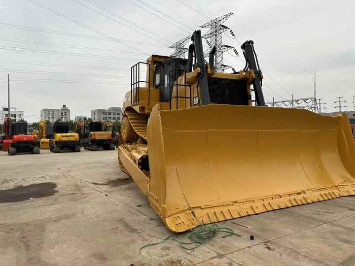 Used Caterpillar D10R Large Crawler Bulldozer Superior Performance Running Working Condition CAT D10R Bulldozer Hot Sale - Buldôzer: foto 2 Used Caterpillar D10R Large Crawler Bulldozer Superior Performance Running Working Condition CAT D10R Bulldozer Hot Sale - Buldôzer: foto 2