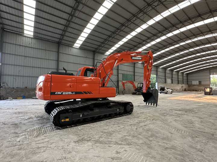 Used Digger Doosan DX225LC-9T Construction Machinery Construction Digger Used Doosan DX225LC-9T Cheap Excavator - Escavadora de rastos: foto 5 Used Digger Doosan DX225LC-9T Construction Machinery Construction Digger Used Doosan DX225LC-9T Cheap Excavator - Escavadora de rastos: foto 5