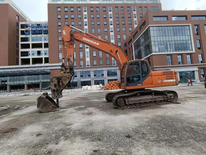Used Digger Doosan DX225LC-9T Construction Machinery Construction Digger Used Doosan DX225LC-9T Cheap Excavator - Escavadora de rastos: foto 2 Used Digger Doosan DX225LC-9T Construction Machinery Construction Digger Used Doosan DX225LC-9T Cheap Excavator - Escavadora de rastos: foto 2