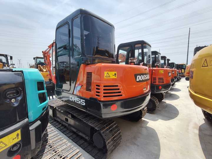 Used Digger Doosan Dh55 Construction Machinery Construction Digger Used Doosan Dh55 Cheap Excavator - Escavadora de rastos: foto 2 Used Digger Doosan Dh55 Construction Machinery Construction Digger Used Doosan Dh55 Cheap Excavator - Escavadora de rastos: foto 2