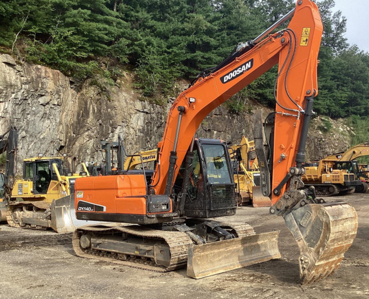 Used Excavator Doosan DX140 Excavators Mini Equipment Earth Moving Machinery Doosan Digger Excavator for Sale - Escavadora de rastos: foto 2 Used Excavator Doosan DX140 Excavators Mini Equipment Earth Moving Machinery Doosan Digger Excavator for Sale - Escavadora de rastos: foto 2