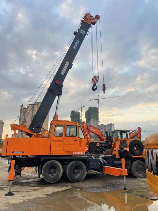 Used Heavy Construction Equipment kato 25 Tons Second Hand Mobile Crane Used Machine Hot Sale - Grua móvel: foto 3 Used Heavy Construction Equipment kato 25 Tons Second Hand Mobile Crane Used Machine Hot Sale - Grua móvel: foto 3