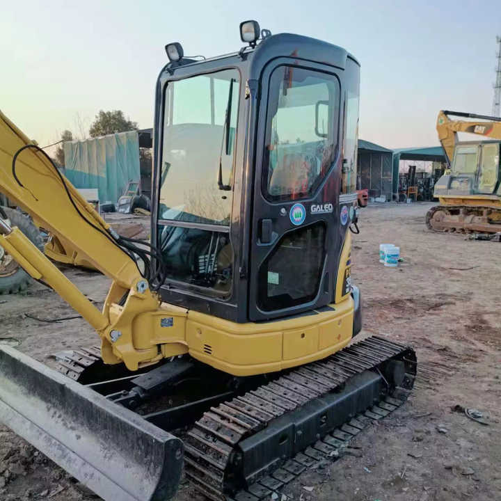Used Original komatsu Mini Excavator Pc35MR-2 on Hot Sale komatsu Pc35 3 Tons Mini Excavator in Stock - Escavadeira: foto 1 Used Original komatsu Mini Excavator Pc35MR-2 on Hot Sale komatsu Pc35 3 Tons Mini Excavator in Stock - Escavadeira: foto 1
