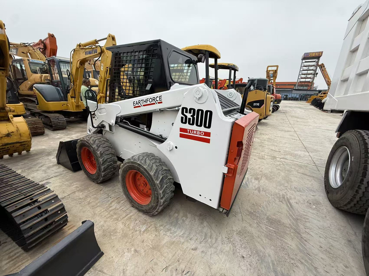 Bobcat s300 - Mini pá carregadora: foto 3 Bobcat s300 - Mini pá carregadora: foto 3
