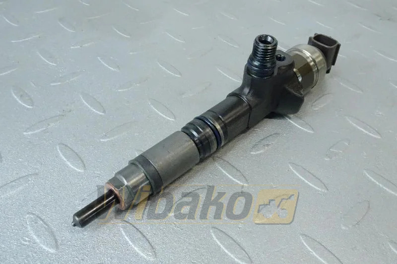 Denso 1J770-53053 - Injector para Máquina de construção: foto 1 Denso 1J770-53053 - Injector para Máquina de construção: foto 1