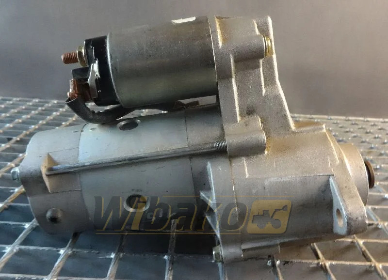 Isuzu 111703 - Motor de arranque para Máquina de construção: foto 1 Isuzu 111703 - Motor de arranque para Máquina de construção: foto 1