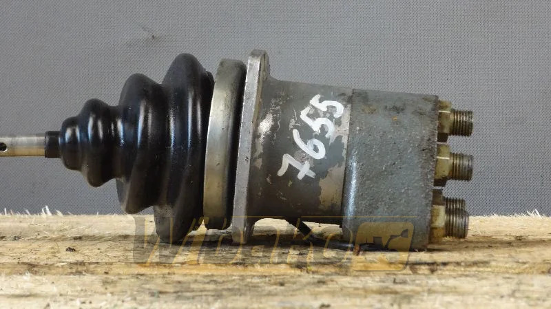 Rexroth 4TH6V52.14/5MS205 227213 00 - Válvula hidráulica para Máquina de construção: foto 1 Rexroth 4TH6V52.14/5MS205 227213 00 - Válvula hidráulica para Máquina de construção: foto 1