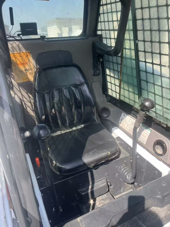 BOBCAT S160 - Mini pá carregadora: foto 4 BOBCAT S160 - Mini pá carregadora: foto 4