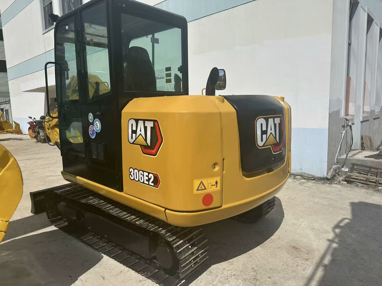 CATERPILLAR 306E2 - Escavadora de rastos: foto 1 CATERPILLAR 306E2 - Escavadora de rastos: foto 1