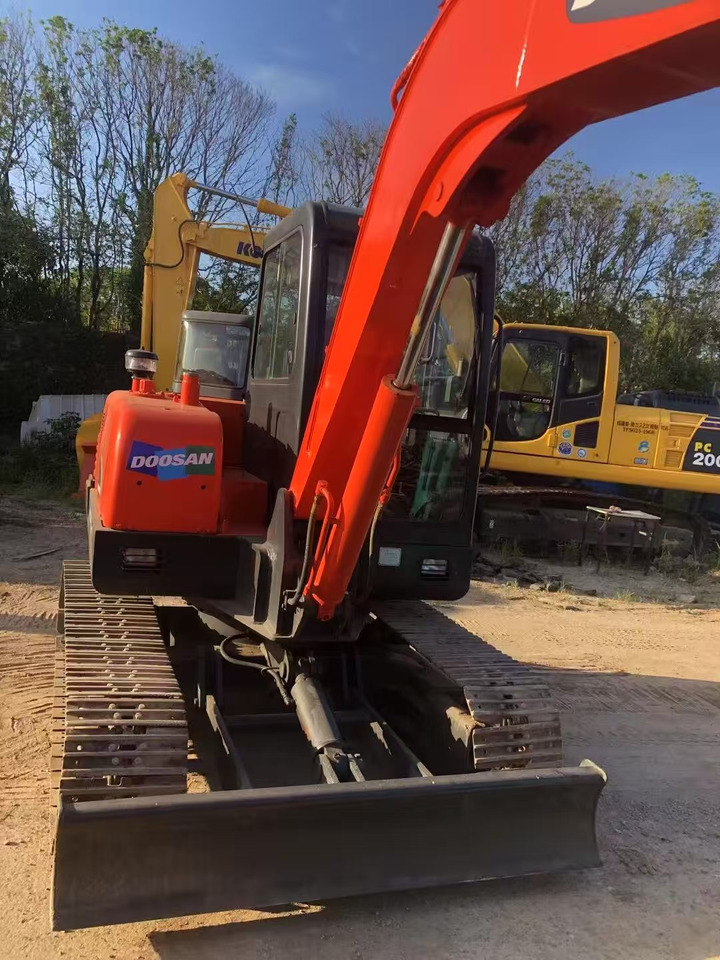 DOOSAN 55-9c - Mini escavadeira: foto 1 DOOSAN 55-9c - Mini escavadeira: foto 1