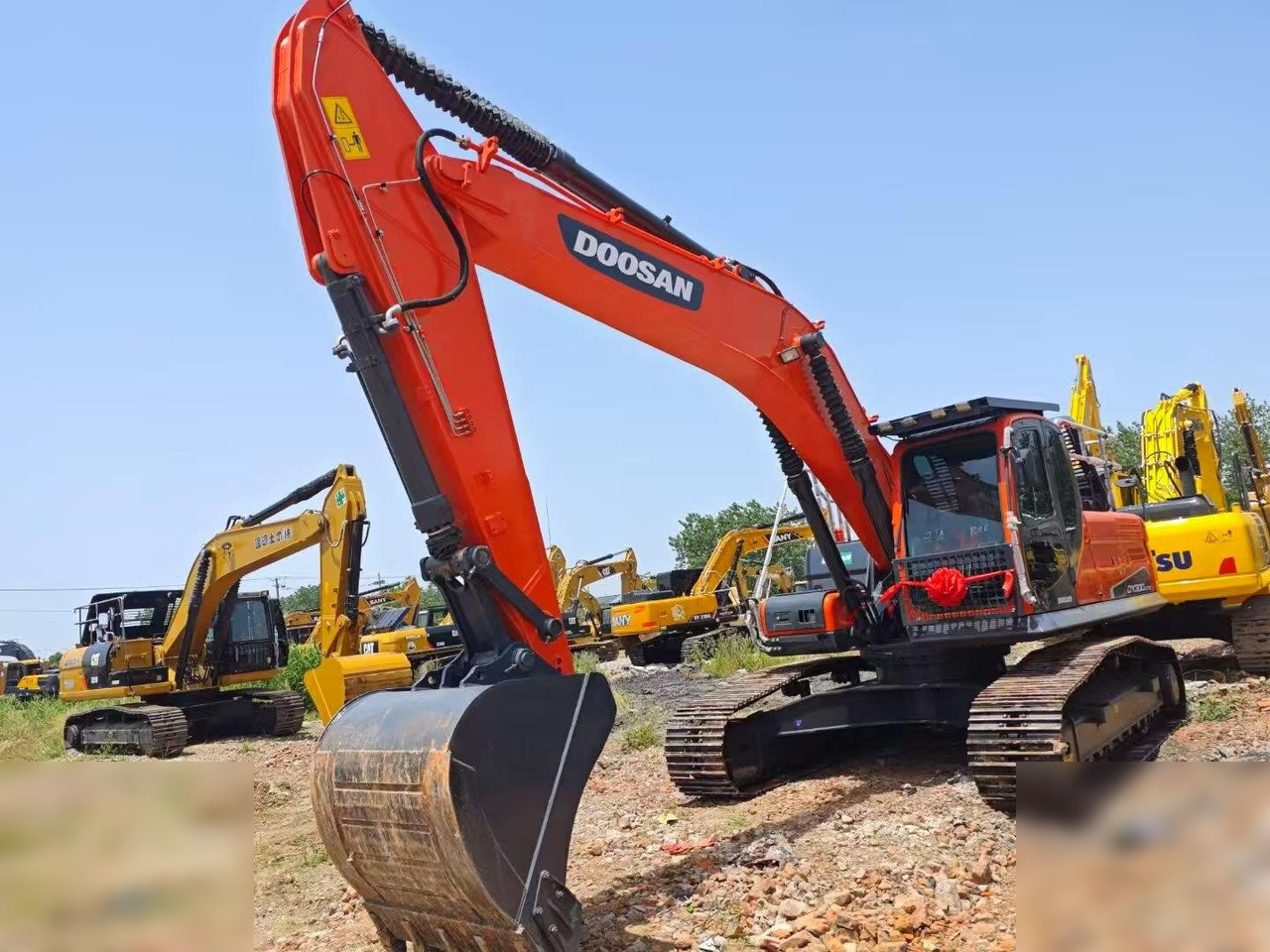 DOOSAN DX300 LC - Escavadora de rastos: foto 1 DOOSAN DX300 LC - Escavadora de rastos: foto 1