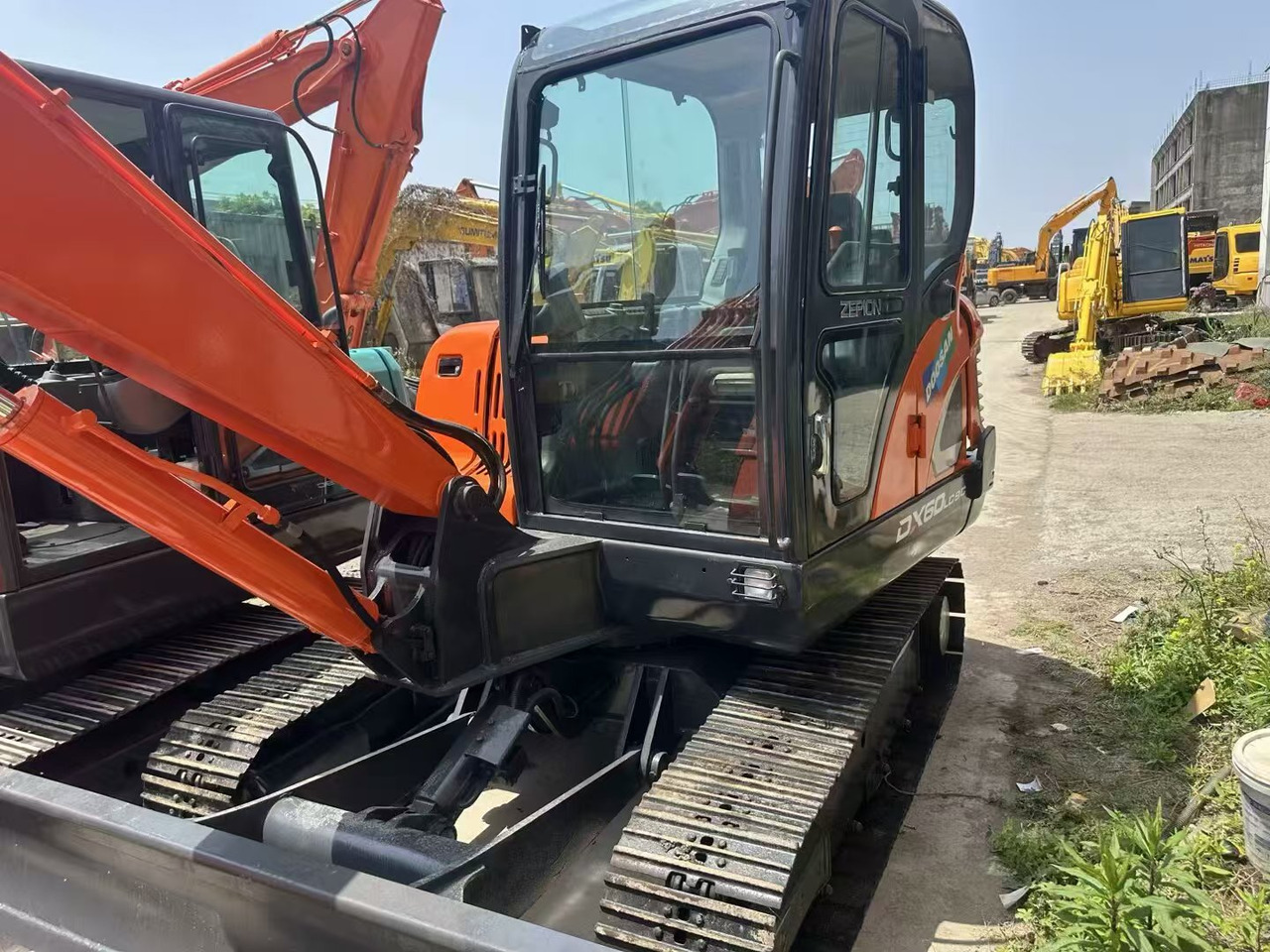 DOOSAN DX60 - Escavadora de rastos: foto 2 DOOSAN DX60 - Escavadora de rastos: foto 2