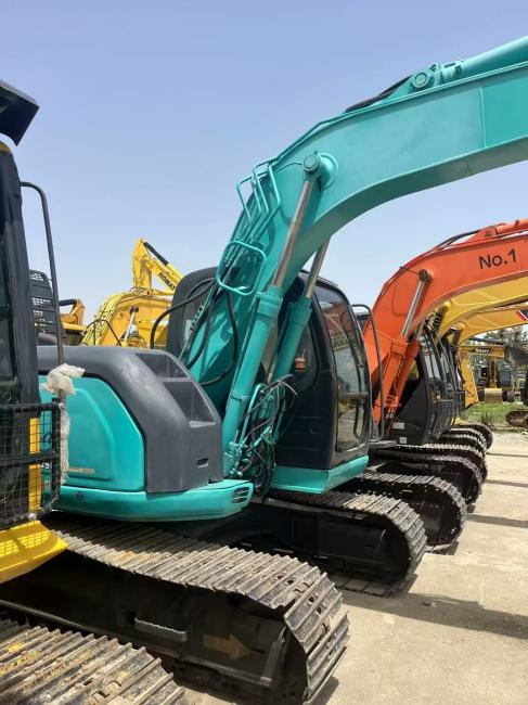 KOBELCO 135SR - Escavadora de rastos: foto 4 KOBELCO 135SR - Escavadora de rastos: foto 4